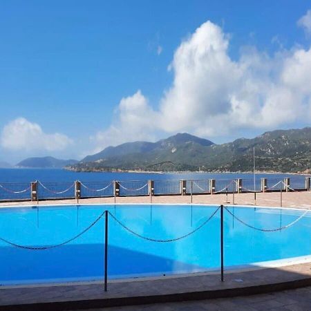 Appartamento Sul Mare Теулада Екстериор снимка