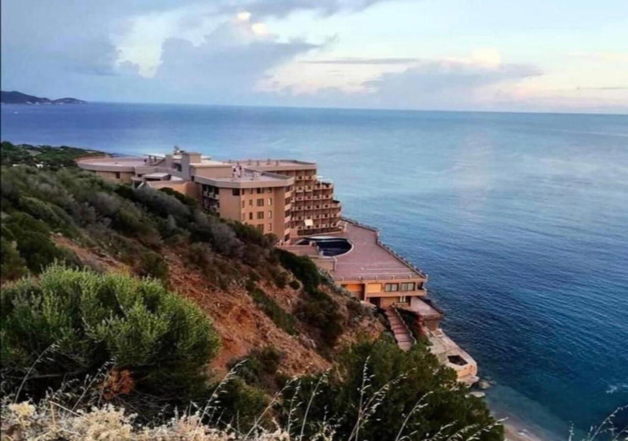 Appartamento Sul Mare Теулада Екстериор снимка